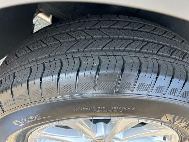 Photo of 2025 Pearl Toyota Grand Highlander