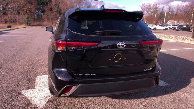 Photo of 2025 Midnight Black Toyota Highlander