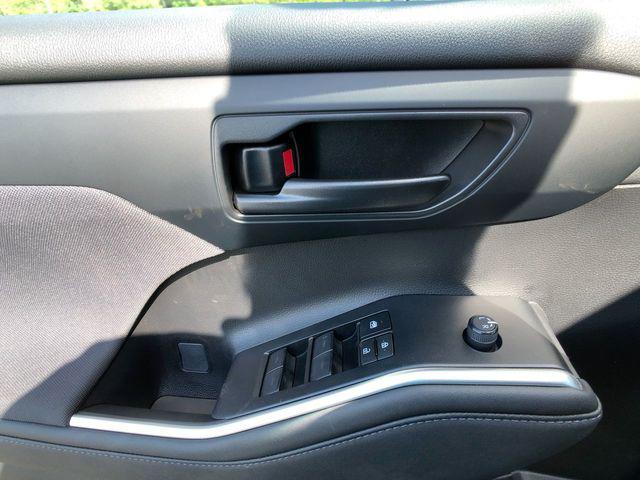 Photo of 2025 Midnight Black Toyota Highlander