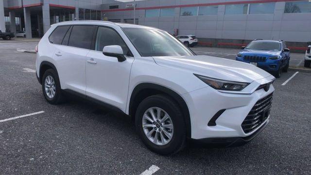 Photo of 2025 Pearl Toyota Grand Highlander