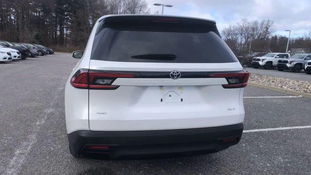 Photo of 2025 Pearl Toyota Grand Highlander