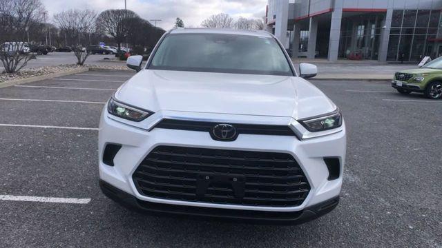 Photo of 2025 Pearl Toyota Grand Highlander