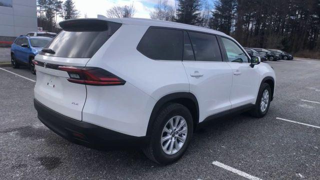 Photo of 2025 Pearl Toyota Grand Highlander