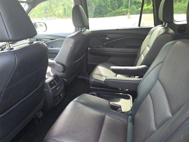 Photo of 2022 Light Blue Honda Pilot