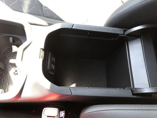 Photo of 2025 Pearl Toyota RAV4