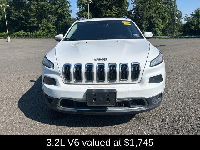 Photo of 2017 Bright White Clearcoat Jeep Cherokee