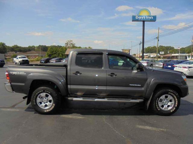 Photo of 2013 Magnetic Gray Metallic Toyota Tacoma