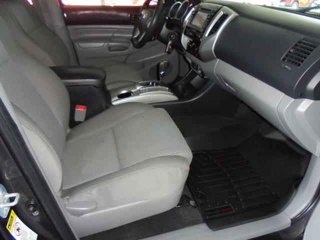 Photo of 2013 Magnetic Gray Metallic Toyota Tacoma