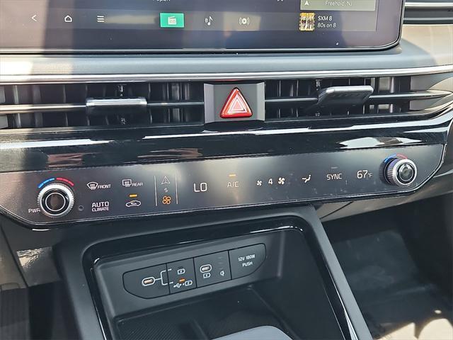 Photo of 2025 Snow White Pearl Kia K5