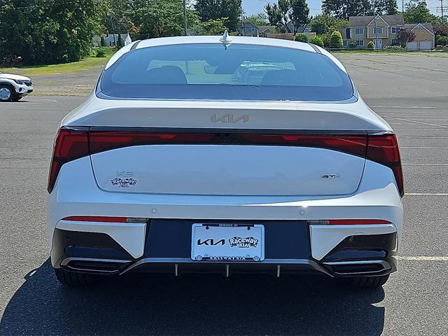 Photo of 2025 Snow White Pearl Kia K5
