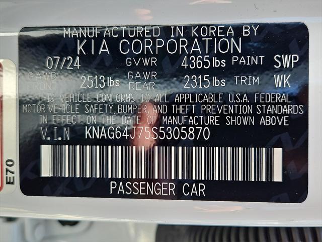 Photo of 2025 Snow White Pearl Kia K5