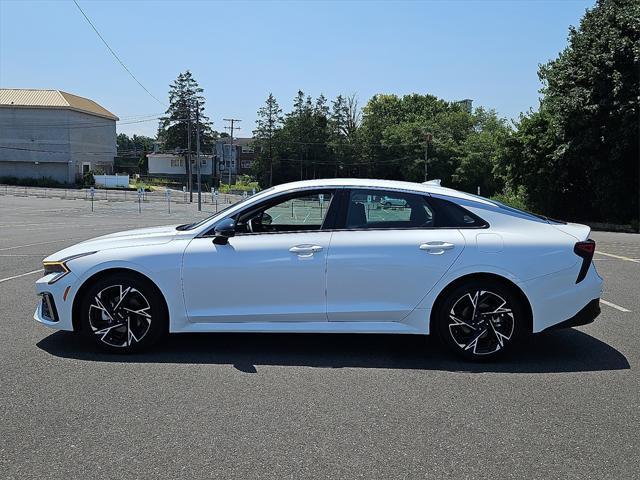 Photo of 2025 Snow White Pearl Kia K5