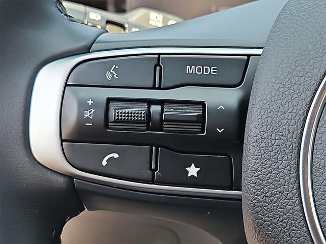 Photo of 2025 Snow White Pearl Kia K5