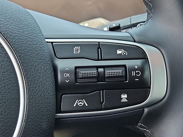 Photo of 2025 Snow White Pearl Kia K5