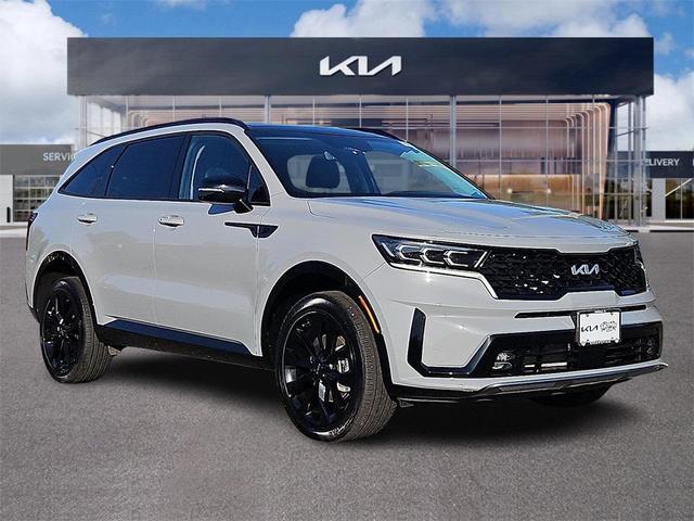 Photo of 2023 Wolf Gray Kia Sorento