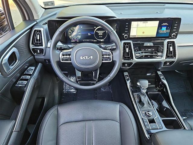 Photo of 2023 Wolf Gray Kia Sorento