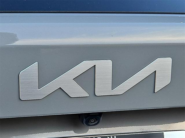 Photo of 2023 Wolf Gray Kia Sorento