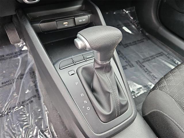 Photo of 2022 Silky Silver Kia Rio