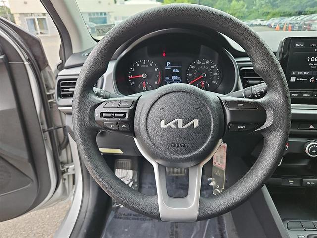 Photo of 2022 Silky Silver Kia Rio