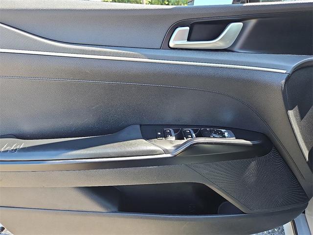 Photo of 2022 Wolf Gray Kia K5