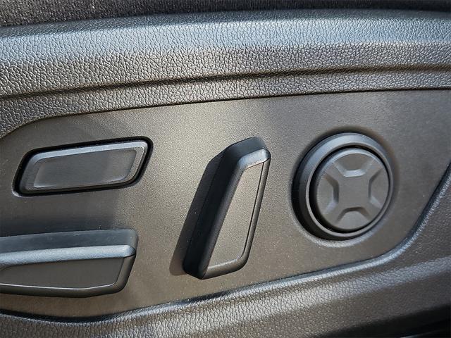 Photo of 2024 Everlasting Silver Kia Sorento