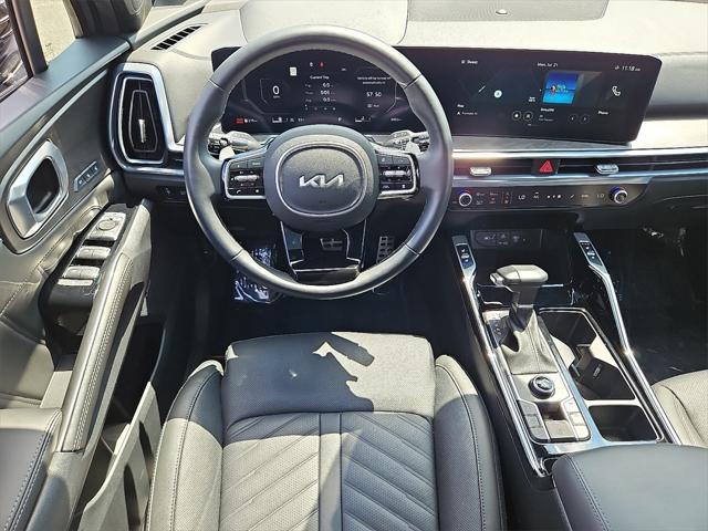 Photo of 2024 Everlasting Silver Kia Sorento
