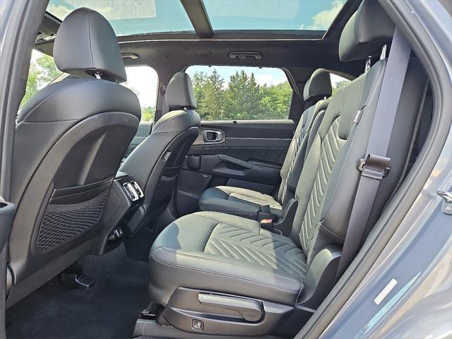 Photo of 2024 Everlasting Silver Kia Sorento
