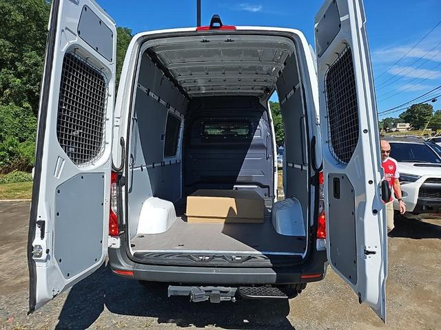 Photo of 2024 White Mercedes-Benz Sprinter 3500