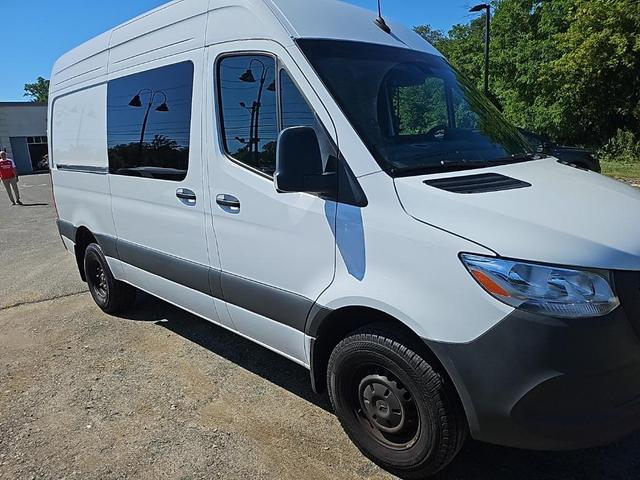 Photo of 2024 White Mercedes-Benz Sprinter 3500