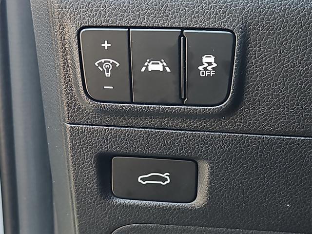 Photo of 2022 Wolf Gray Kia K5