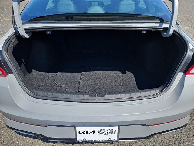 Photo of 2022 Wolf Gray Kia K5