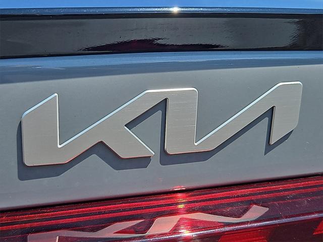 Photo of 2022 Wolf Gray Kia K5