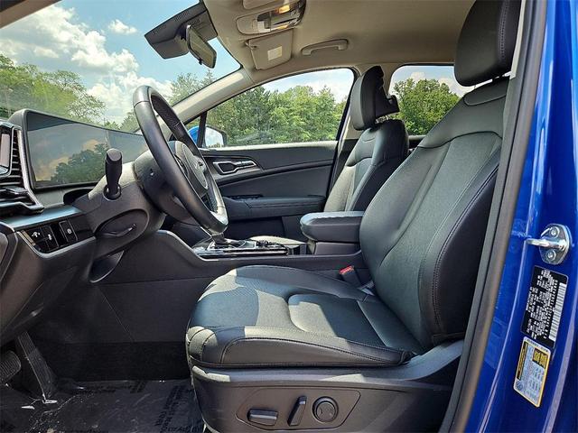Photo of 2025 Sapphire Blue Kia Sportage