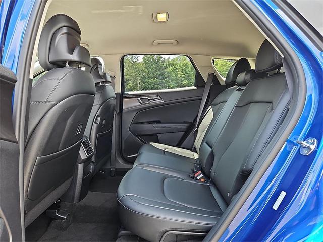 Photo of 2025 Sapphire Blue Kia Sportage