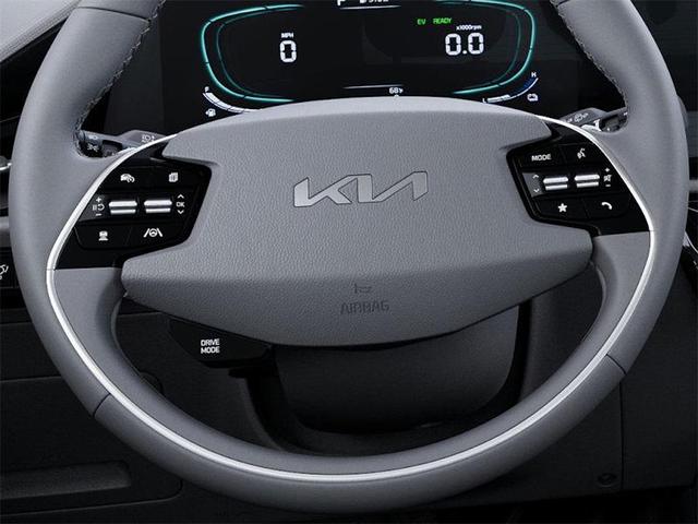 Photo of 2025 Snow White Pearl Kia Niro