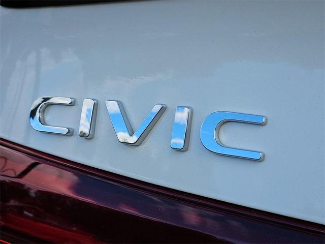 Photo of 2025 Platinum White Pearl Honda Civic Si