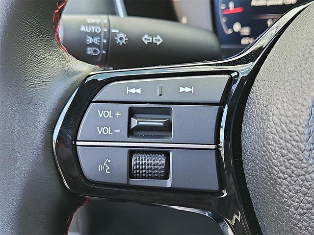 Photo of 2025 Platinum White Pearl Honda Civic Si