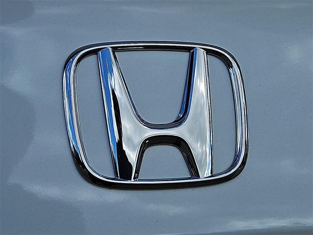 Photo of 2025 Platinum White Pearl Honda Civic Si