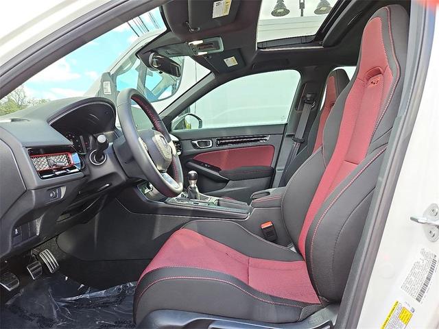 Photo of 2025 Platinum White Pearl Honda Civic Si