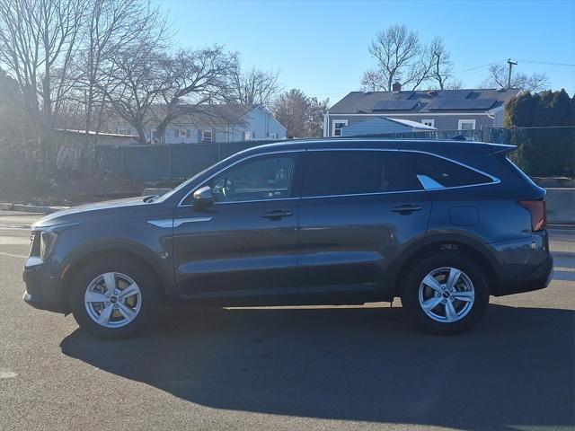 Photo of 2024 Gravity Grey Kia Sorento