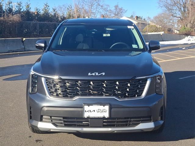 Photo of 2024 Gravity Grey Kia Sorento
