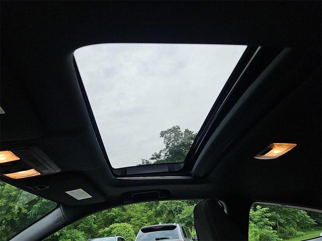 Photo of 2018 White Orchid Pearl Honda Civic