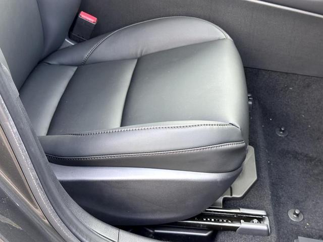 Photo of 2025 Machine Gray Metallic Mazda Mazda3