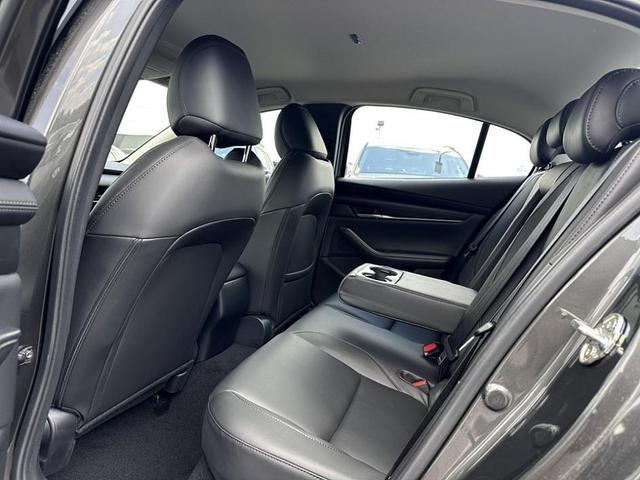 Photo of 2025 Machine Gray Metallic Mazda Mazda3