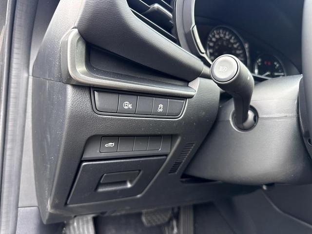 Photo of 2025 Machine Gray Metallic Mazda Mazda3