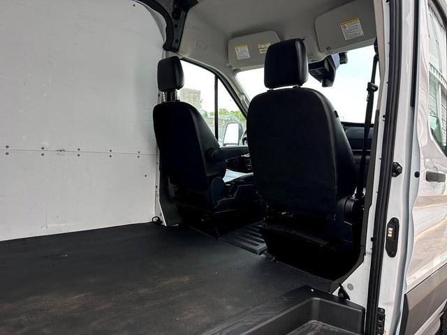 Photo of 2023 Oxford White Ford Transit-250