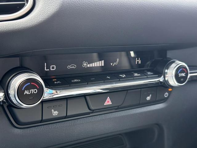 Photo of 2025 Snowflake White Pearl Mazda CX-30