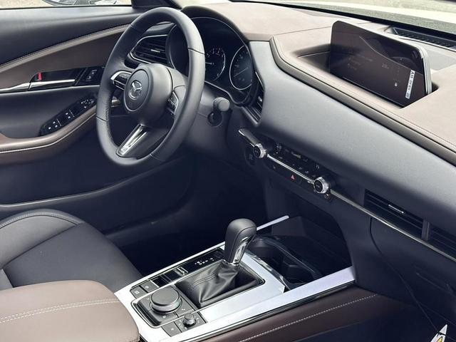 Photo of 2025 Snowflake White Pearl Mazda CX-30