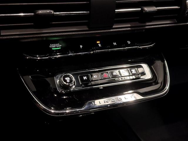 Photo of 2025 White Lincoln Corsair