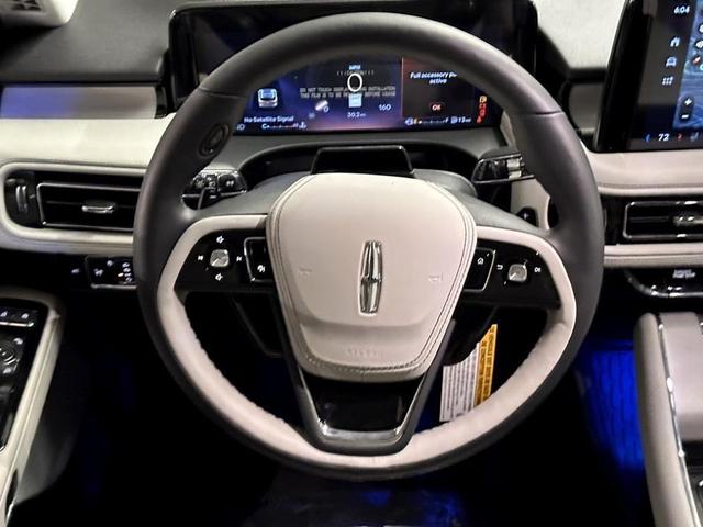 Photo of 2025 White Metallic Lincoln Aviator